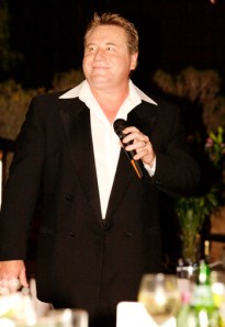 Antonio Villano move amongst the crowd at the Desert Cave venue