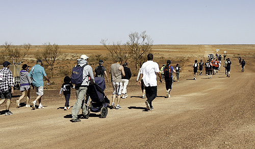 The Great Breakaway Bolt begins with enthusiatic Coober Pedians celebrating Father's Day in September 2009
