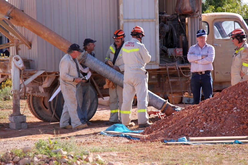 Coober Pedy Mine Rescue Squad Volunteers and Police conclude day 3 of the search for Karen Williams