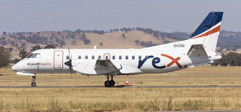 Regional_Express_Airlines_(VH-VNA)_Saab_340B_at_Wagga_Wagga_Airport